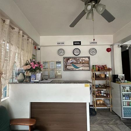 Brielles Travellers Inn ตักบีลารัน ซิตี ภายนอก รูปภาพ