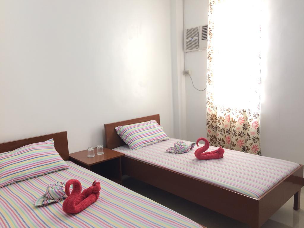 Brielles Travellers Inn ตักบีลารัน ซิตี ภายนอก รูปภาพ