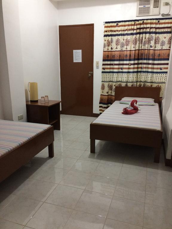 Brielles Travellers Inn ตักบีลารัน ซิตี ภายนอก รูปภาพ