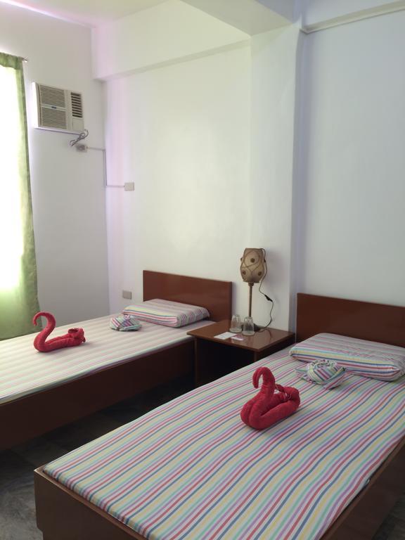 Brielles Travellers Inn ตักบีลารัน ซิตี ภายนอก รูปภาพ