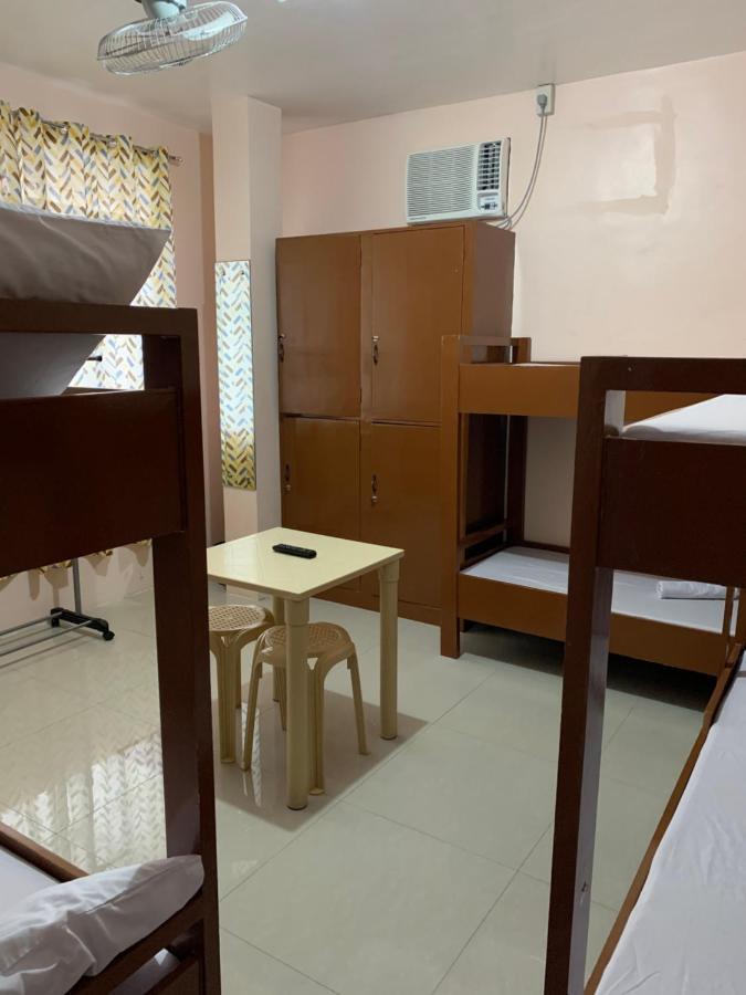 Brielles Travellers Inn ตักบีลารัน ซิตี ภายนอก รูปภาพ